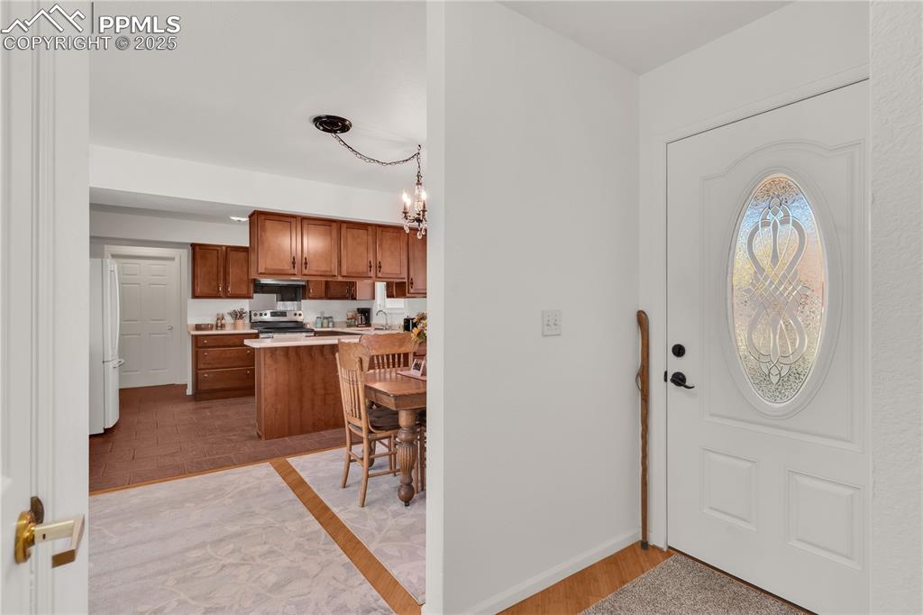 Image 7 of 43: Entry