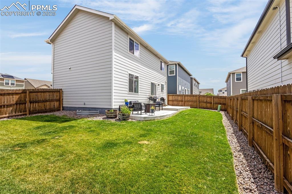 Image 27 of 34: Back of Structure