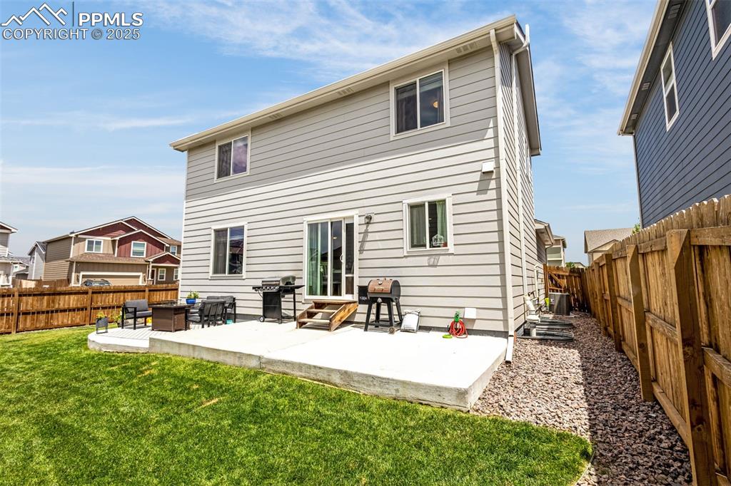 Image 28 of 34: Back of Structure