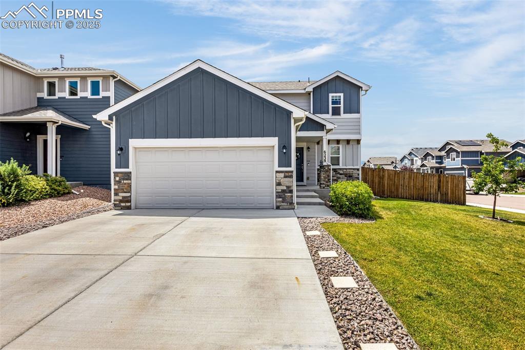 Image 3 of 34: Front of Structure