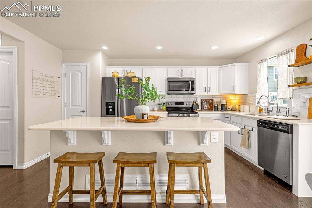 Image 7 of 34: Kitchen