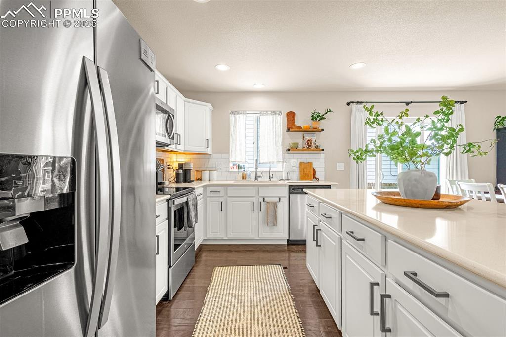 Image 8 of 34: Kitchen