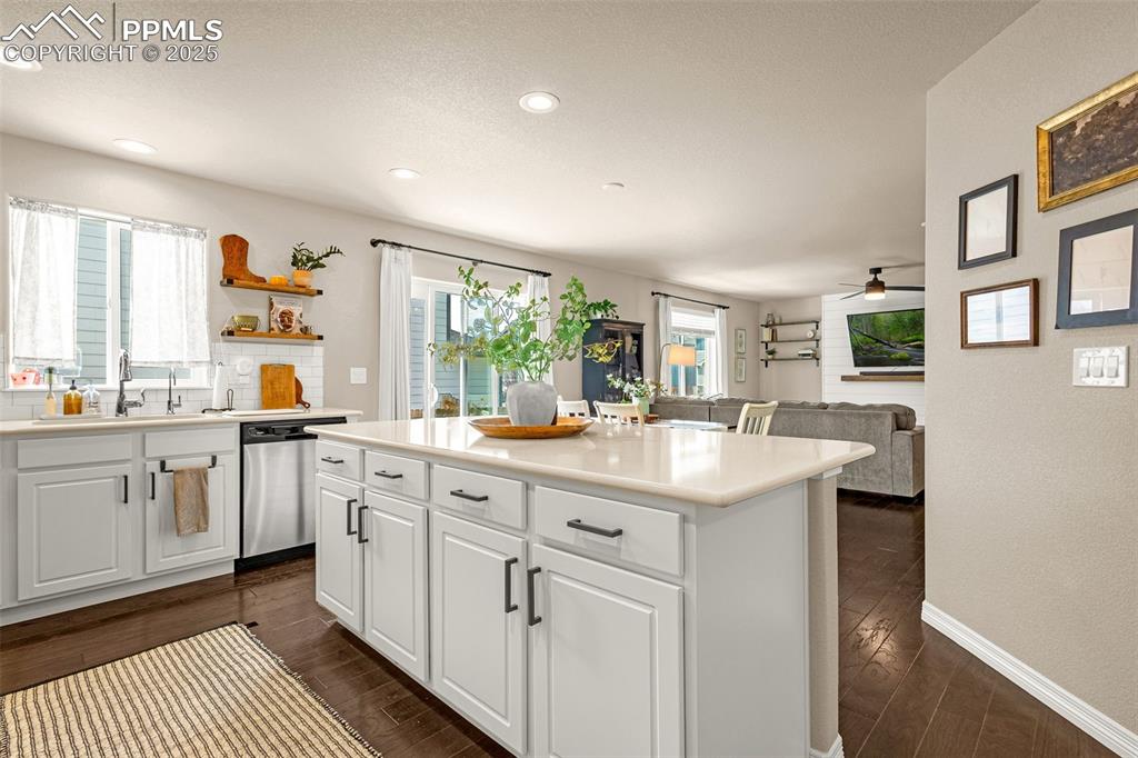 Image 9 of 34: Kitchen