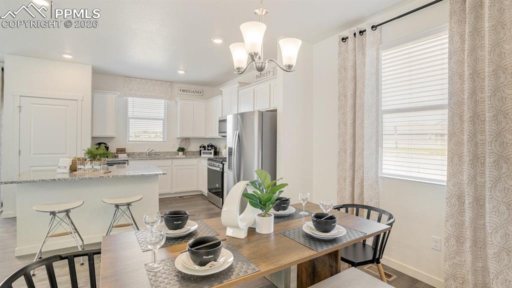 Image 6 of 25: Kitchen