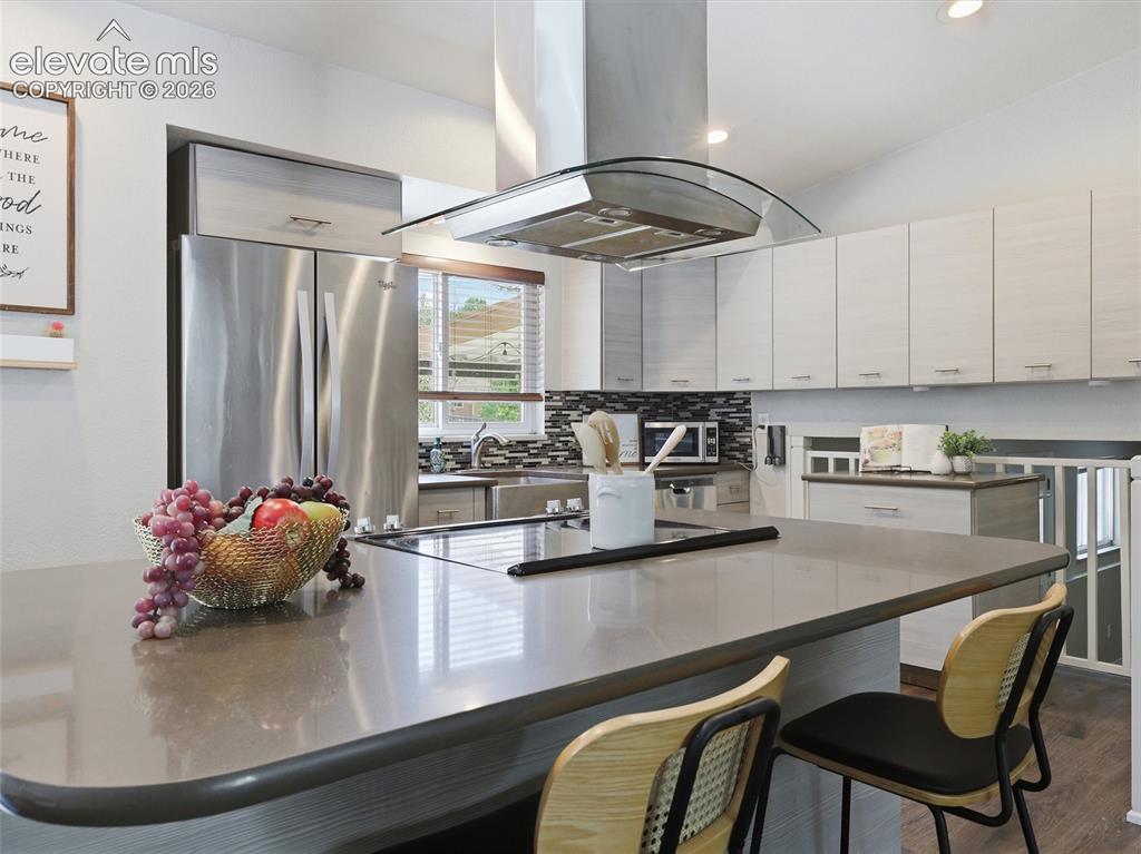 Image 11 of 38: Kitchen