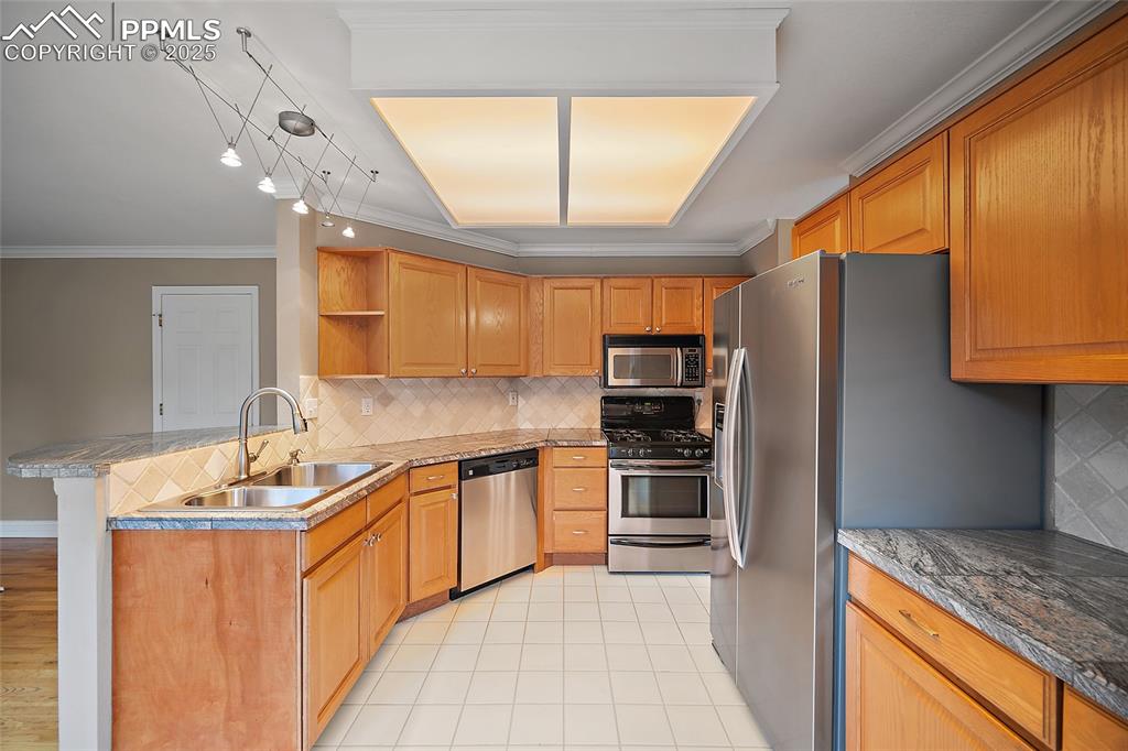 Image 11 of 49: Kitchen