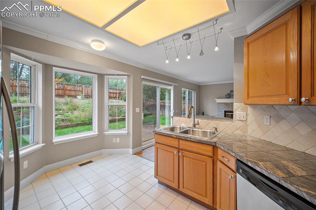 Image 12 of 49: Kitchen