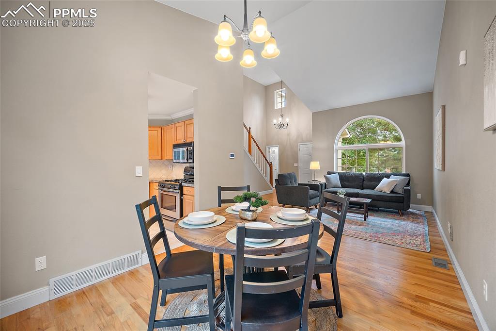 Image 9 of 49: Dining Area