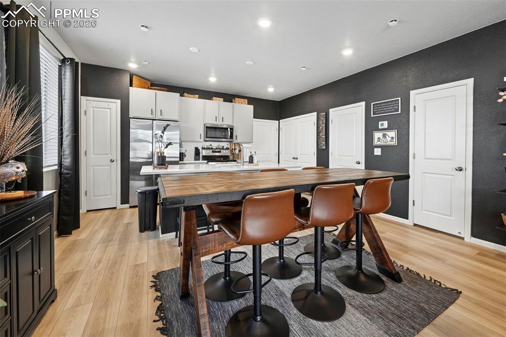 Image 10 of 27: Kitchen