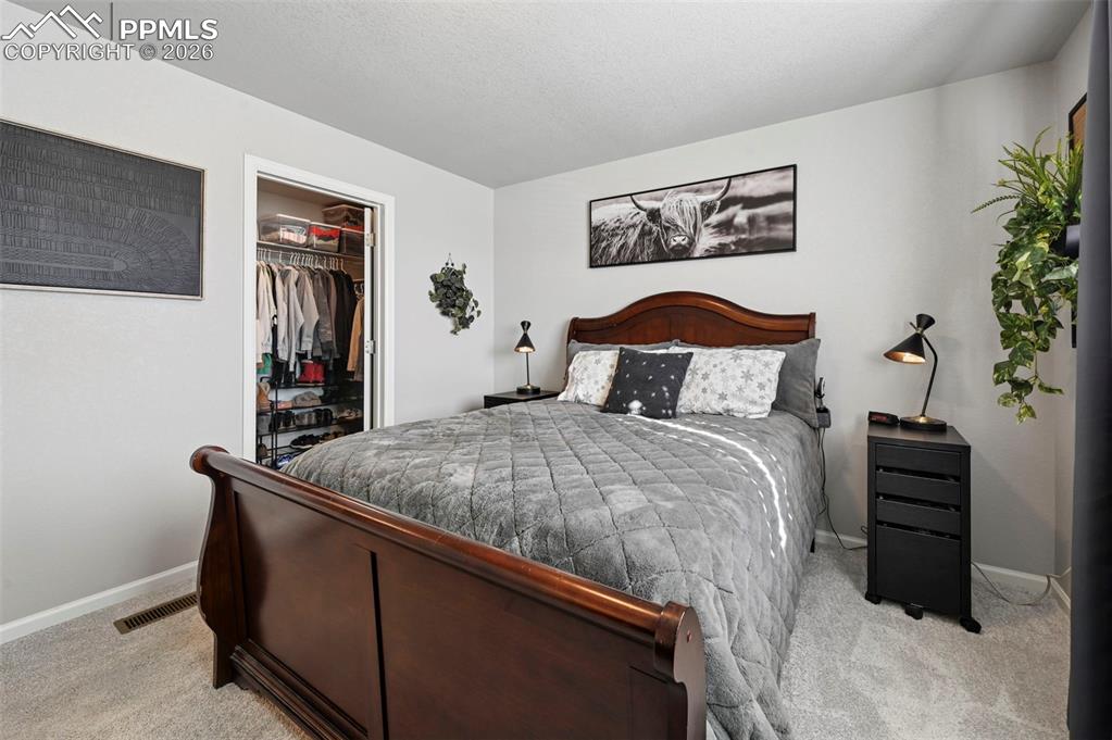 Image 15 of 27: Bedroom