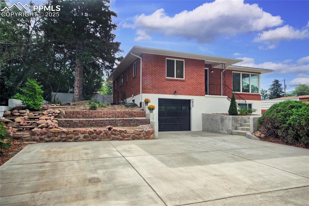 Image 2 of 35: Side of Structure