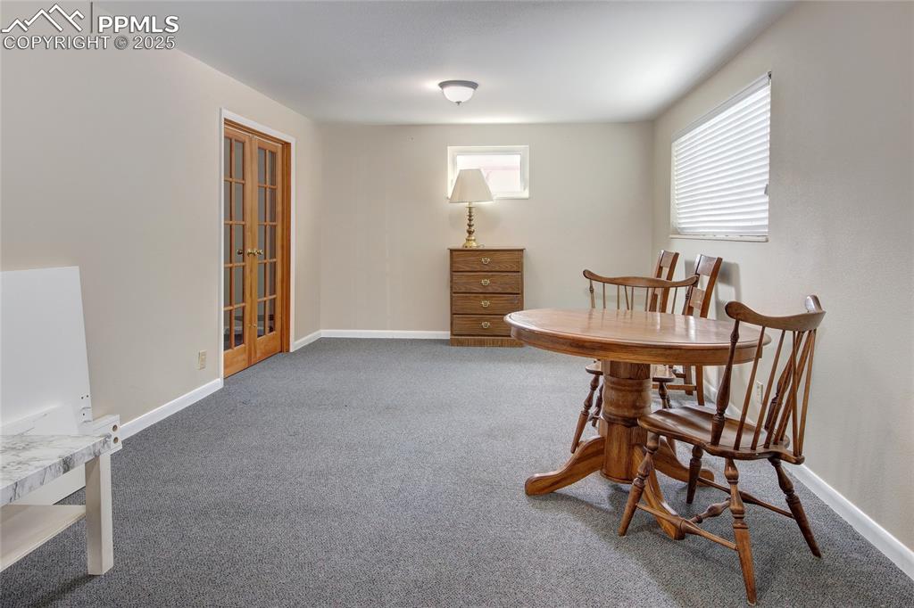 Image 25 of 35: Family Room