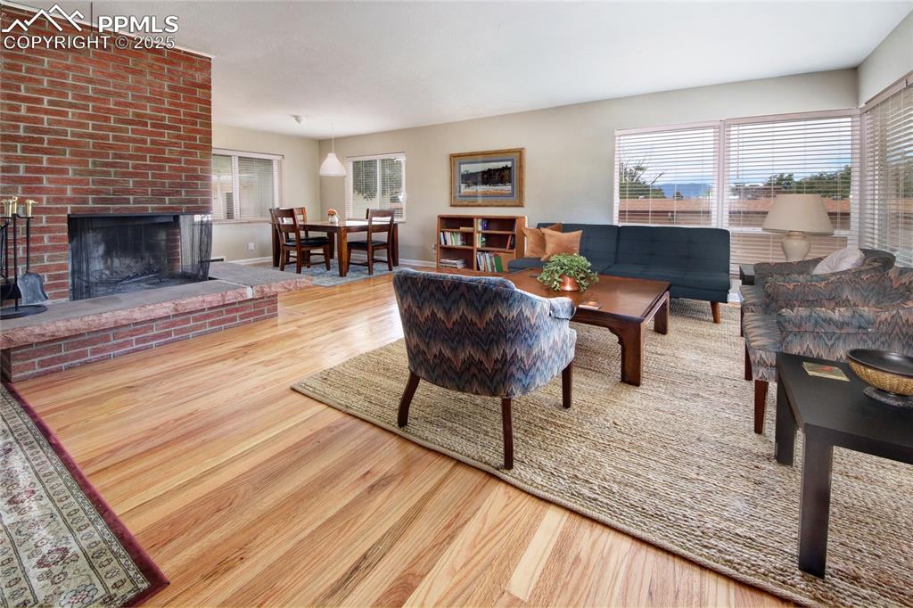 Image 6 of 35: Living Room