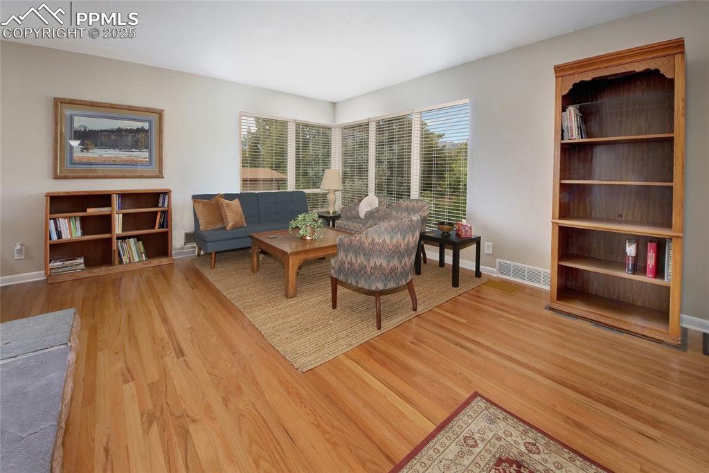 Image 7 of 35: Living Room