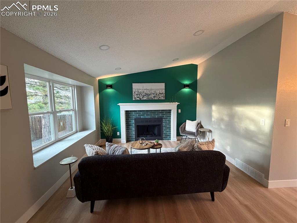 Image 15 of 19: Living Room