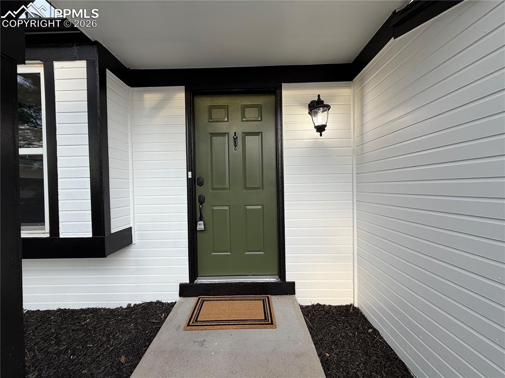 Image 4 of 19: Entry