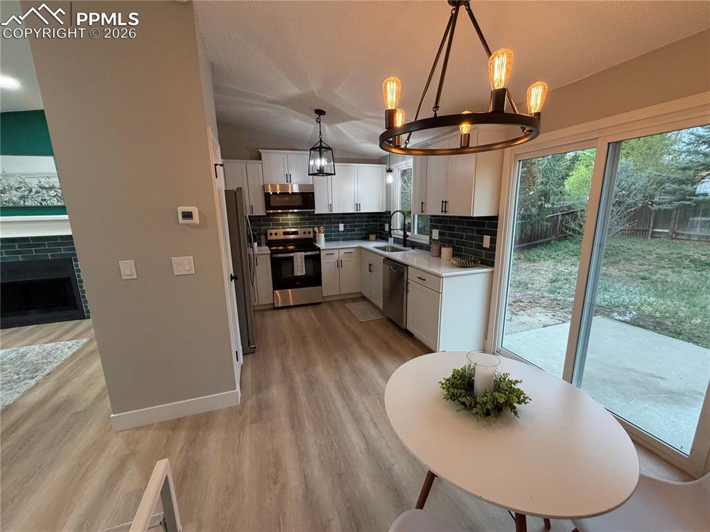 Image 6 of 19: Kitchen