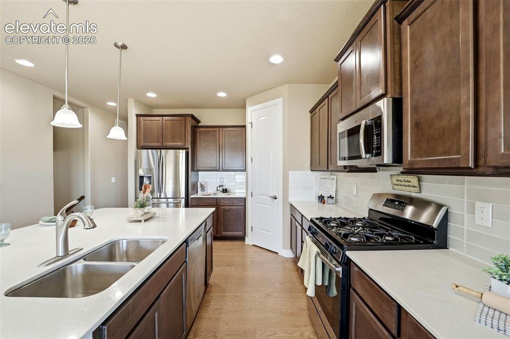 Image 13 of 48: Kitchen
