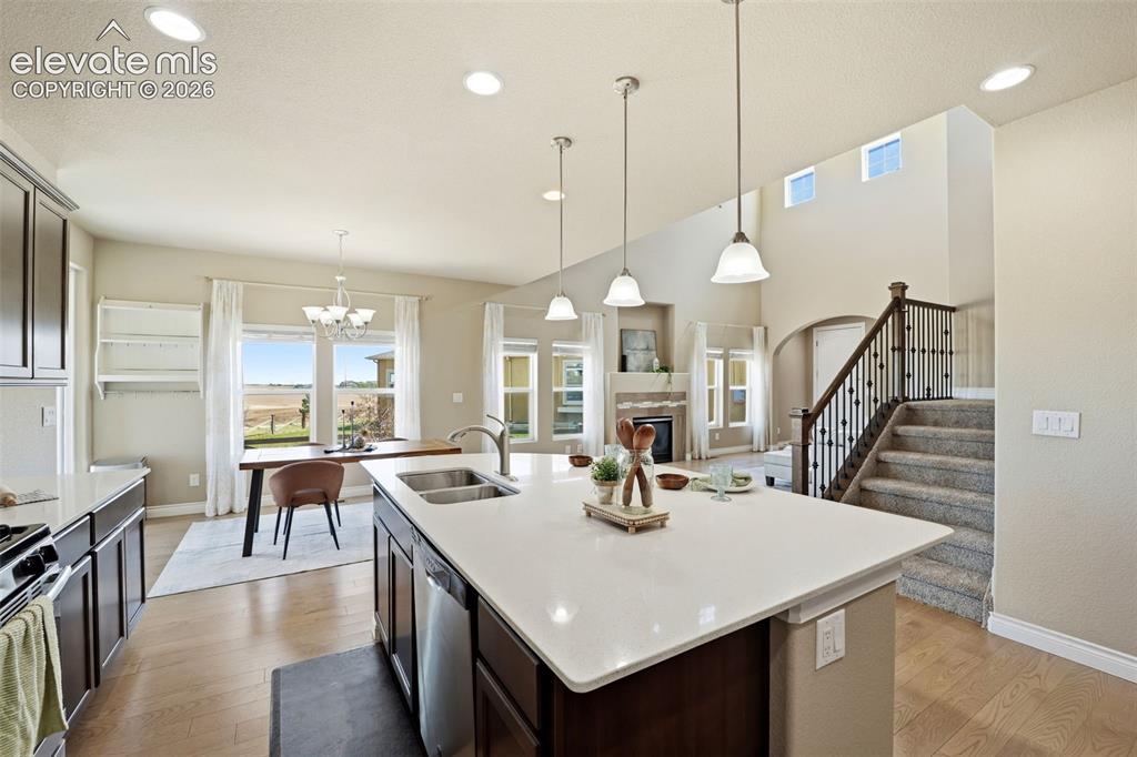 Image 14 of 48: Kitchen
