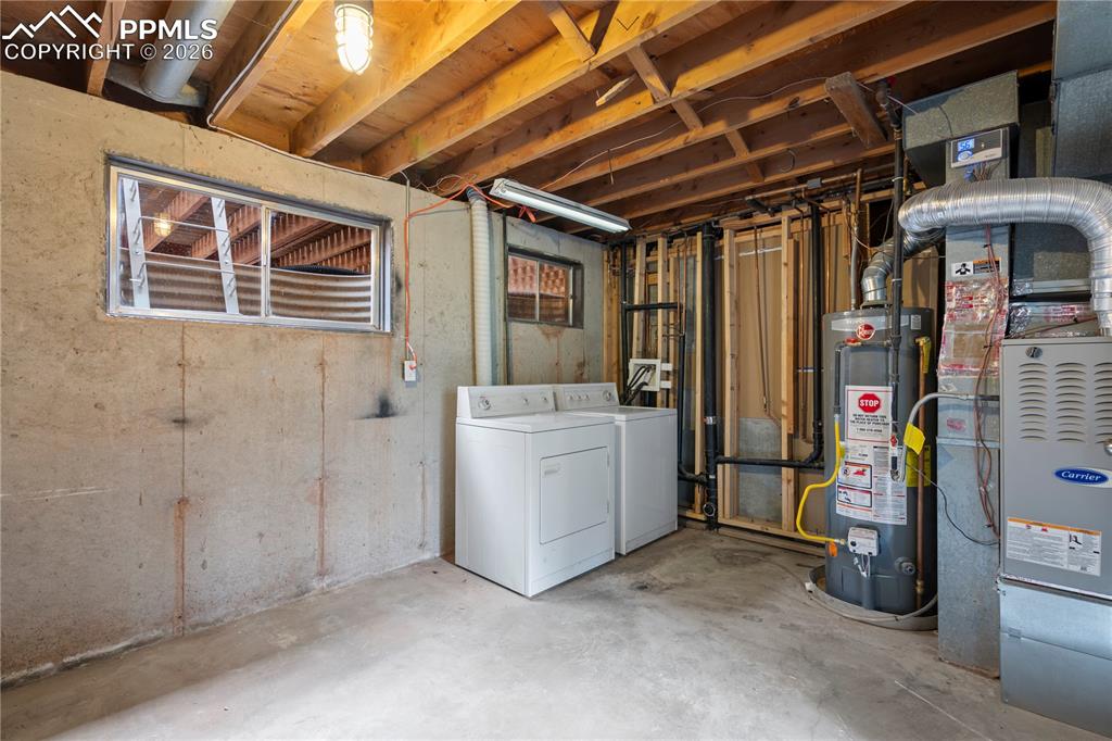 Image 15 of 30: Laundry