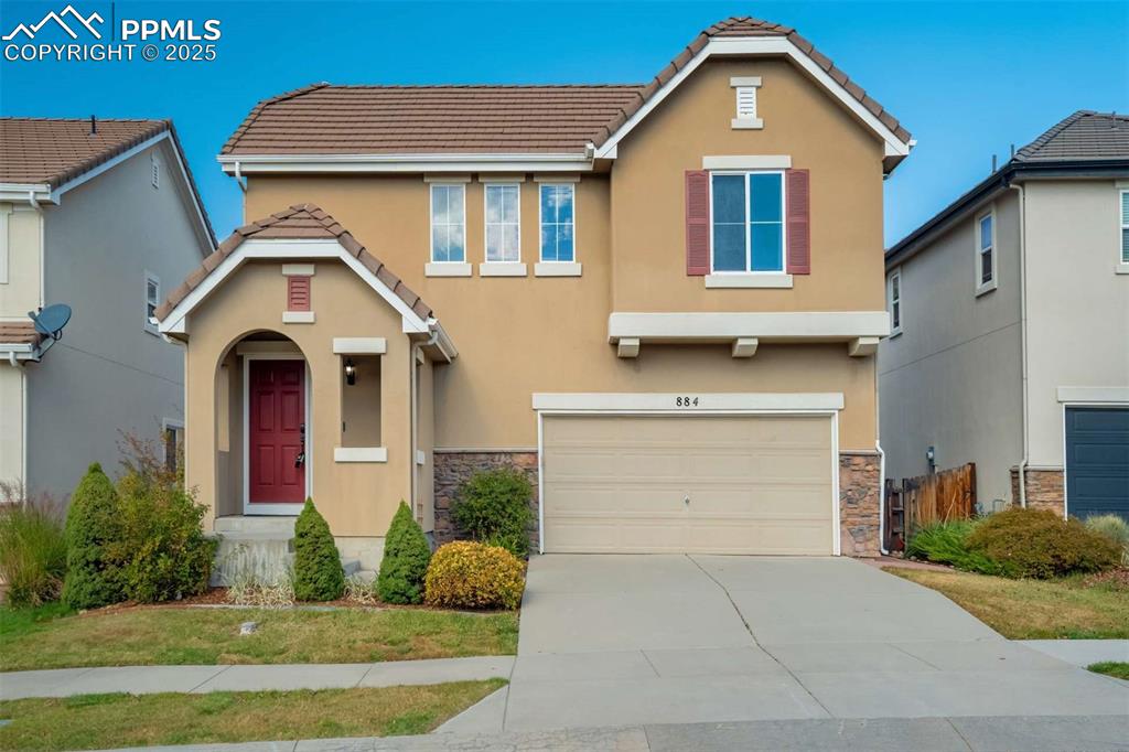 Image 2 of 39: Front of Structure