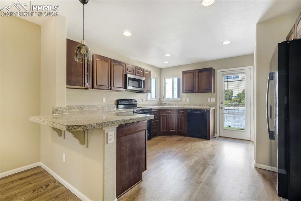 Image 6 of 39: Kitchen