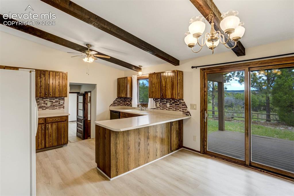 Image 12 of 50: Kitchen