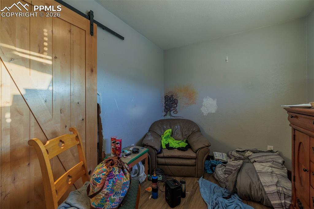 Image 18 of 28: Bedroom