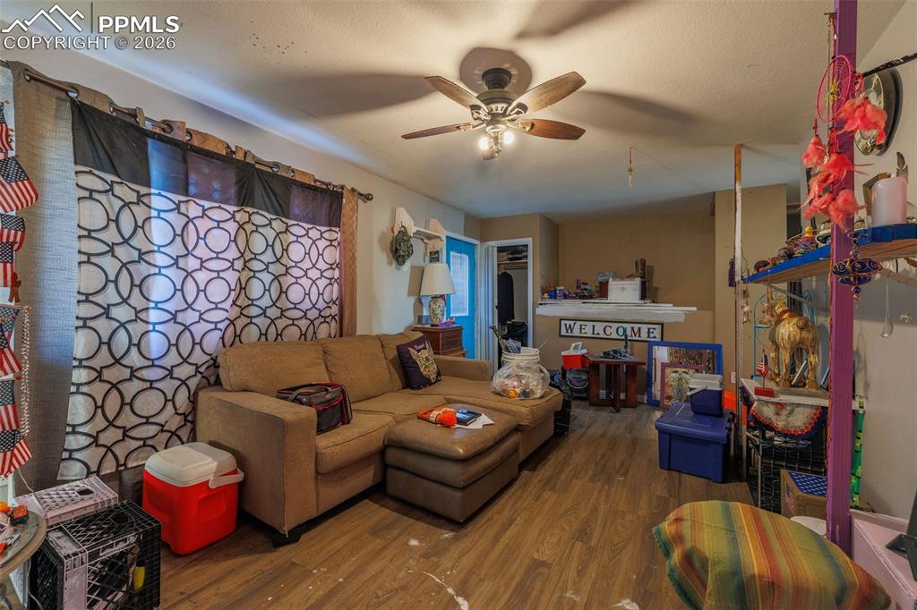 Image 6 of 28: Living Room