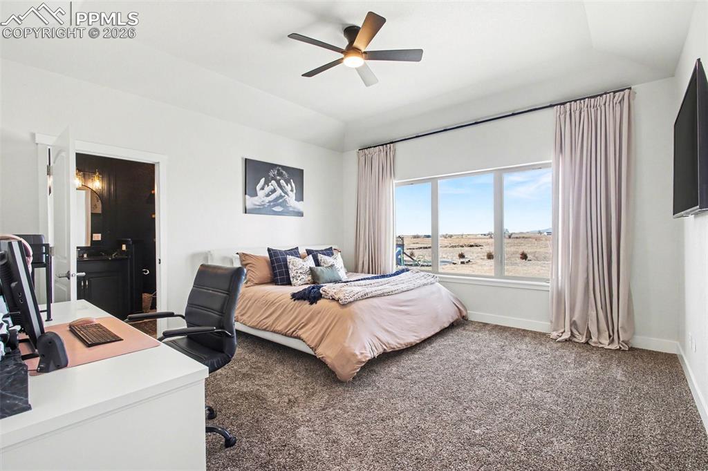 Image 17 of 49: Bedroom