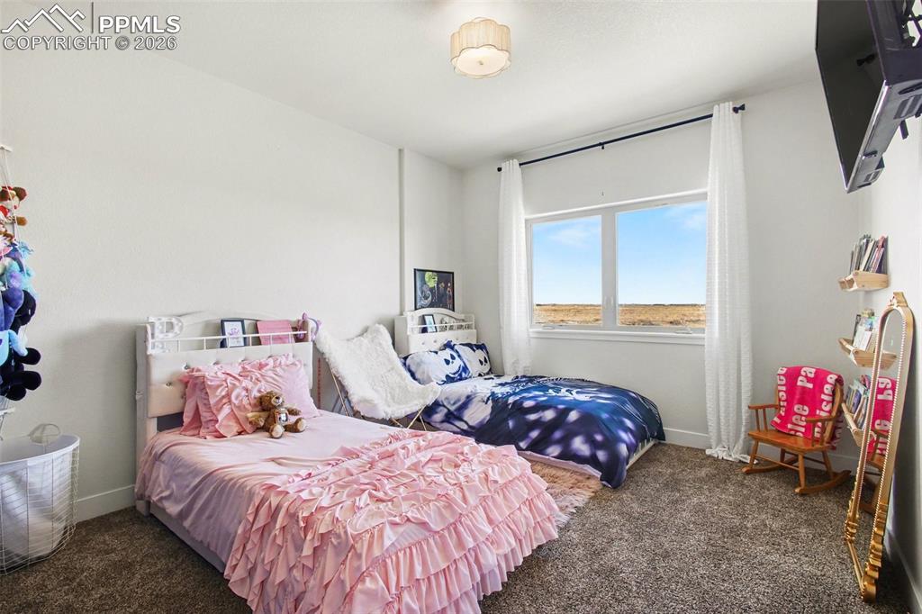 Image 20 of 49: Bedroom