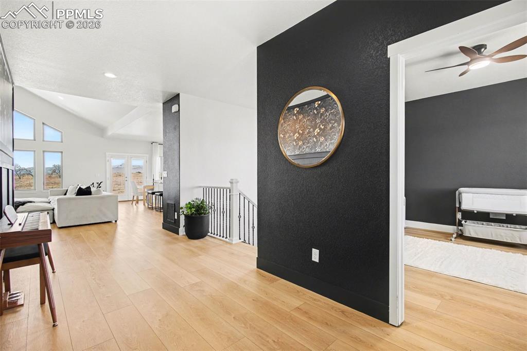 Image 23 of 49: Entry