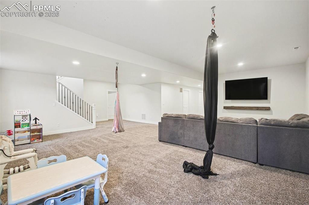 Image 29 of 49: Living Room