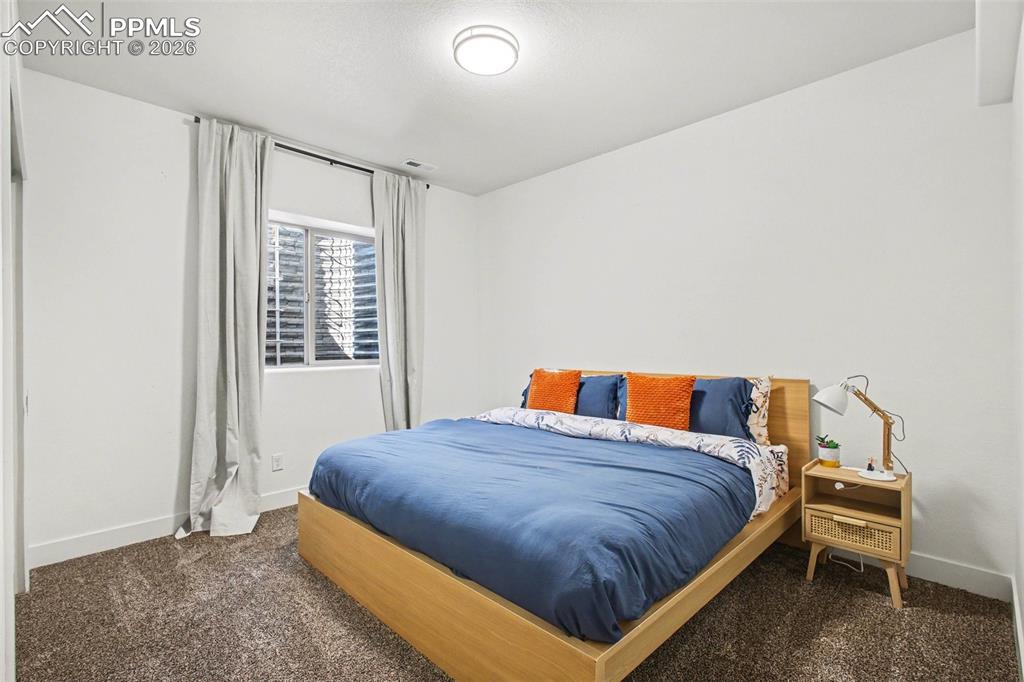 Image 31 of 49: Bedroom