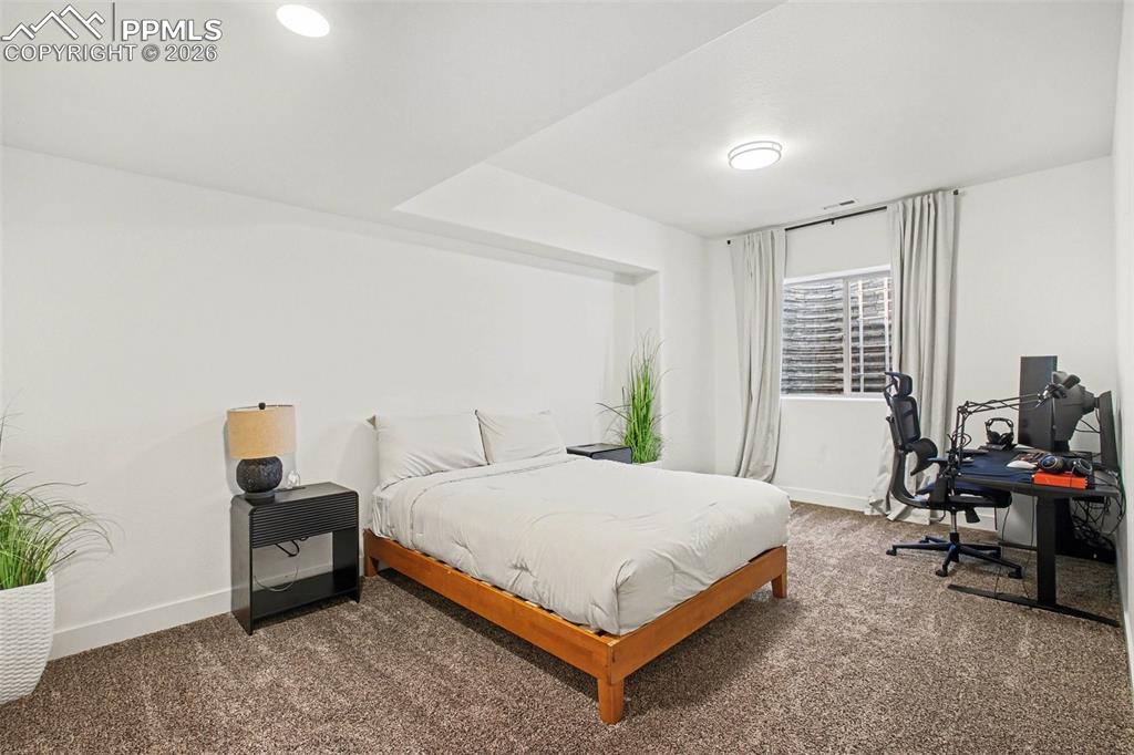 Image 33 of 49: Bedroom