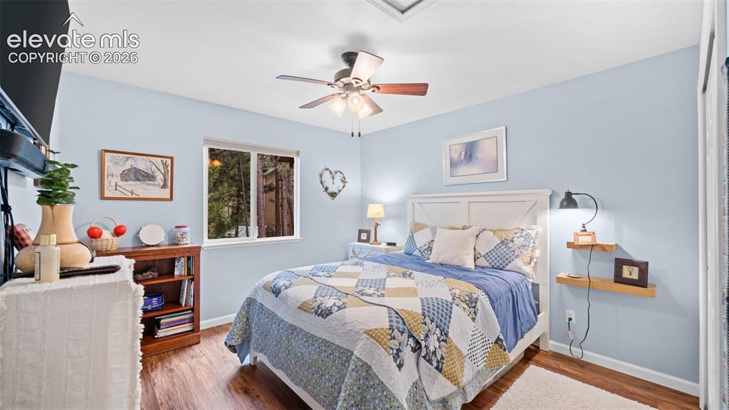 Image 20 of 42: Bedroom