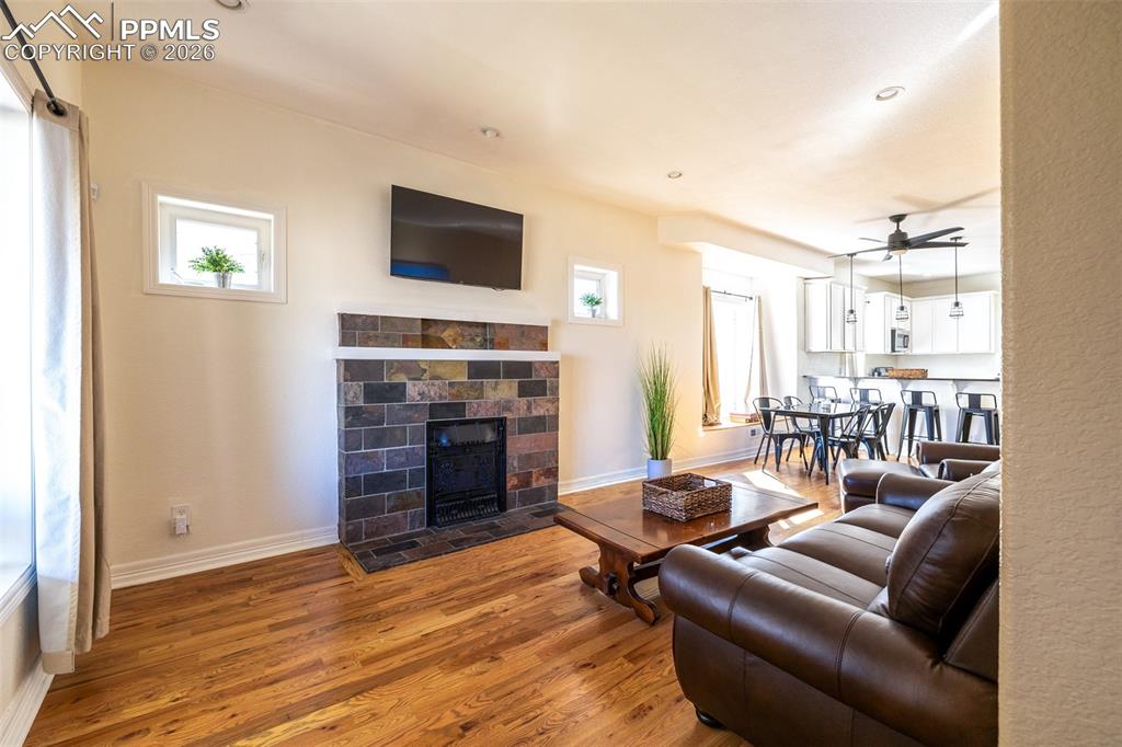 Image 11 of 50: Living Room