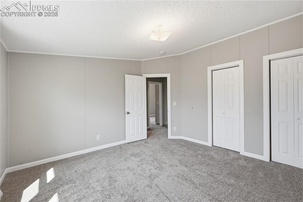 Image 26 of 40: Bedroom