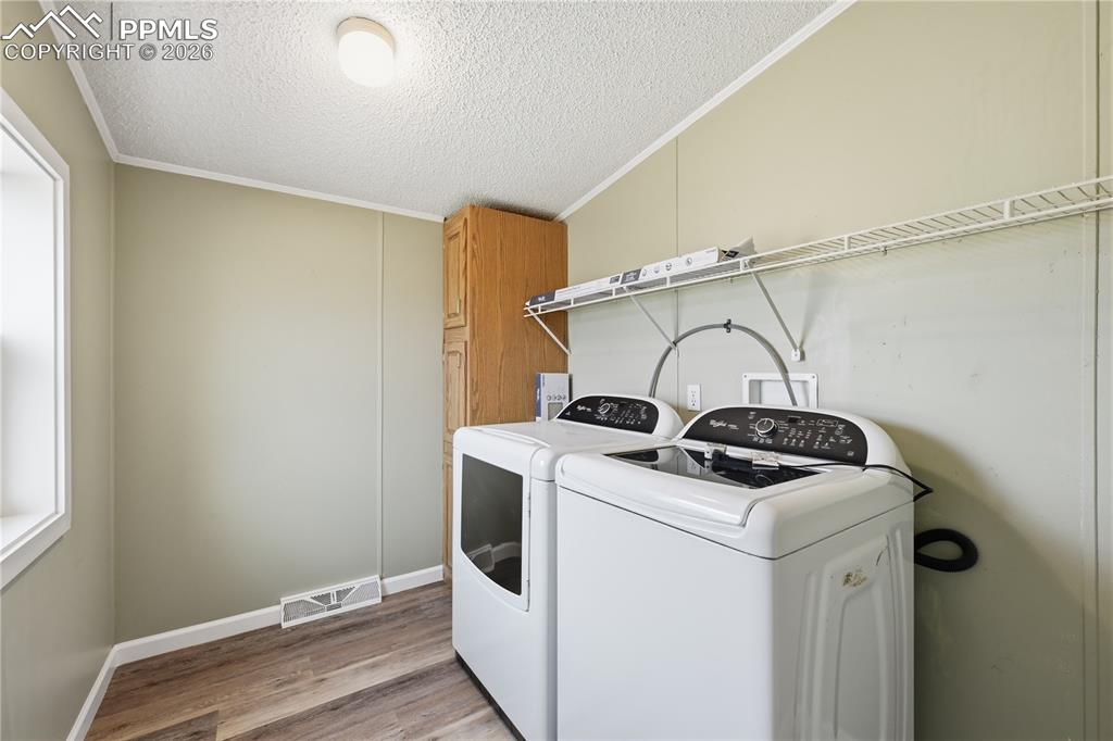 Image 30 of 40: Laundry