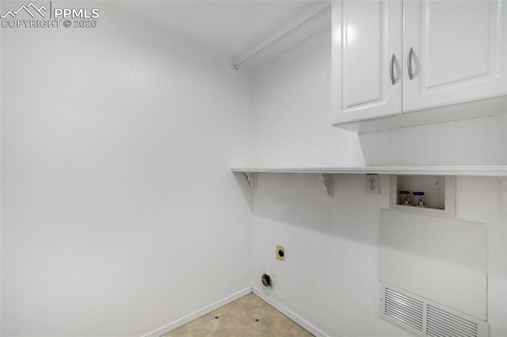 Image 17 of 50: Family Room