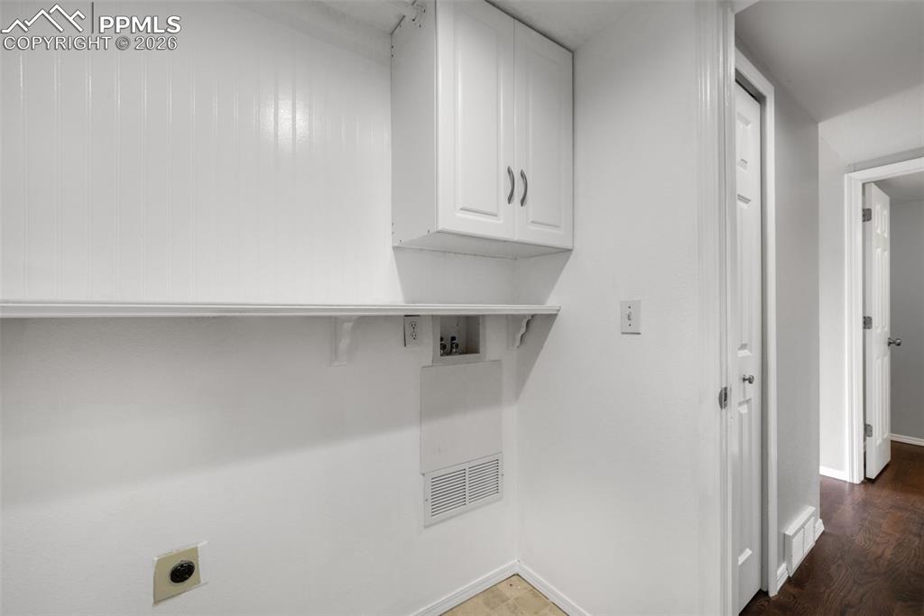 Image 18 of 50: Family Room