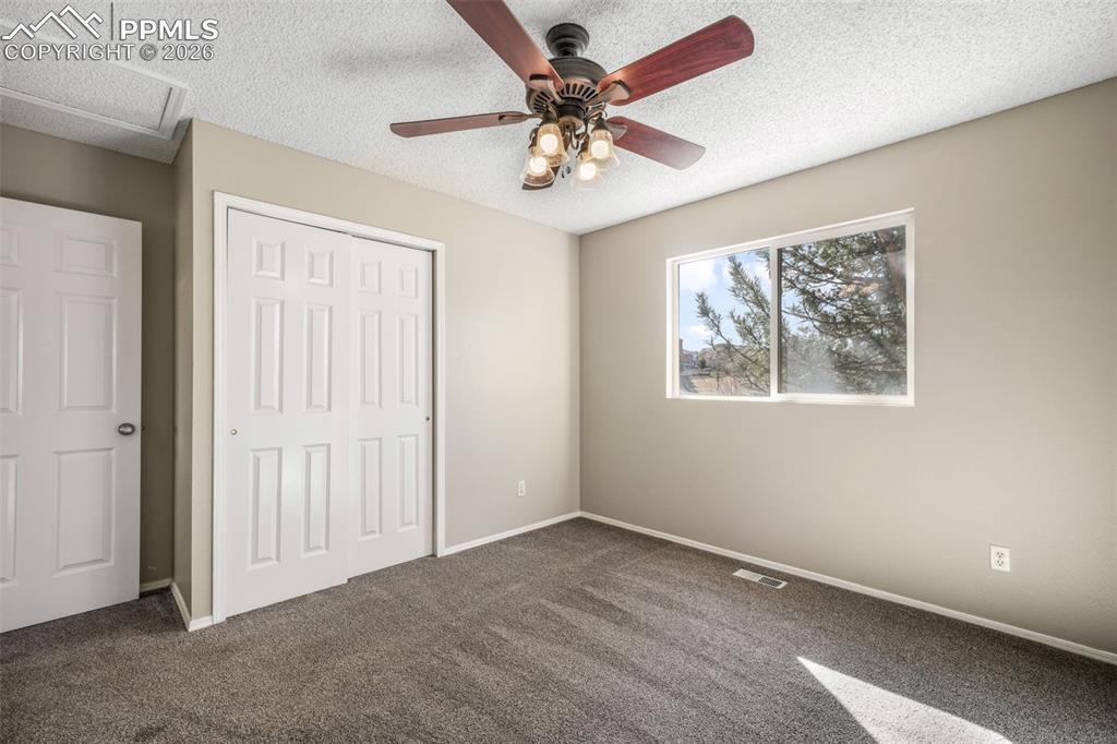 Image 30 of 50: Bedroom