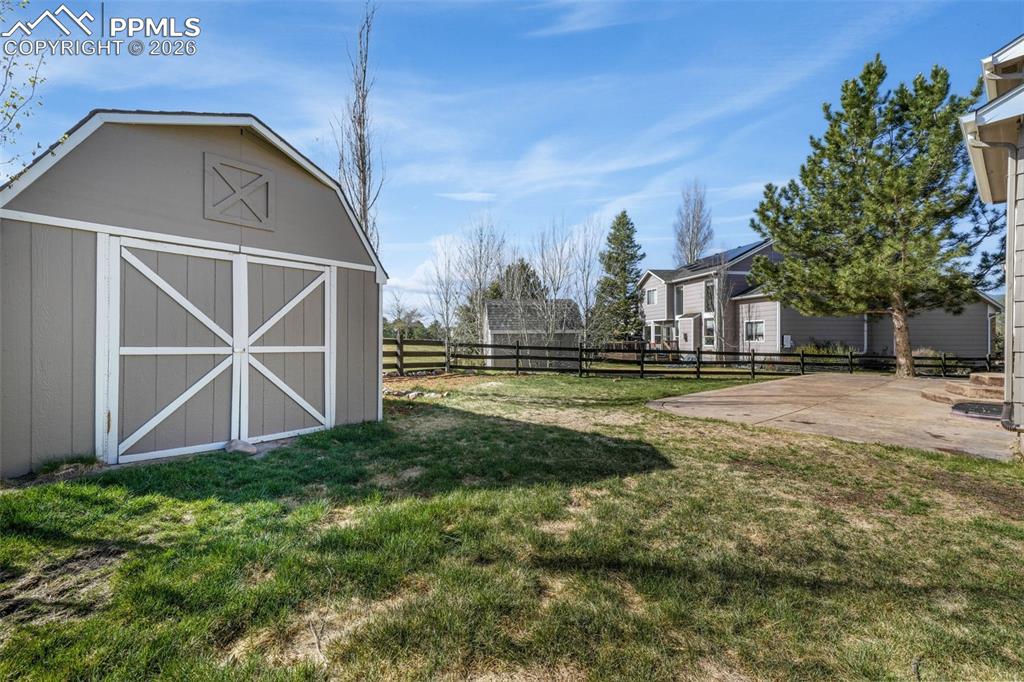 Image 44 of 50: Family Room