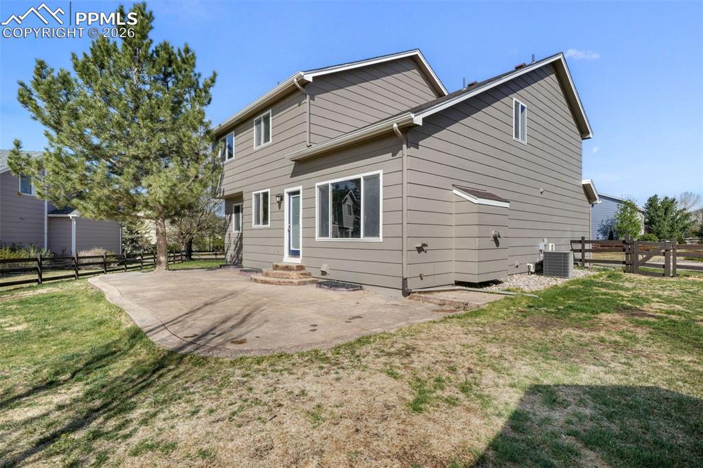 Image 45 of 50: Family Room