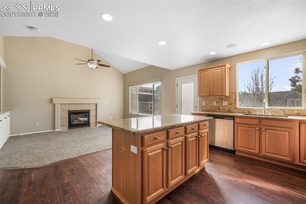 Image 7 of 50: Floor Plan