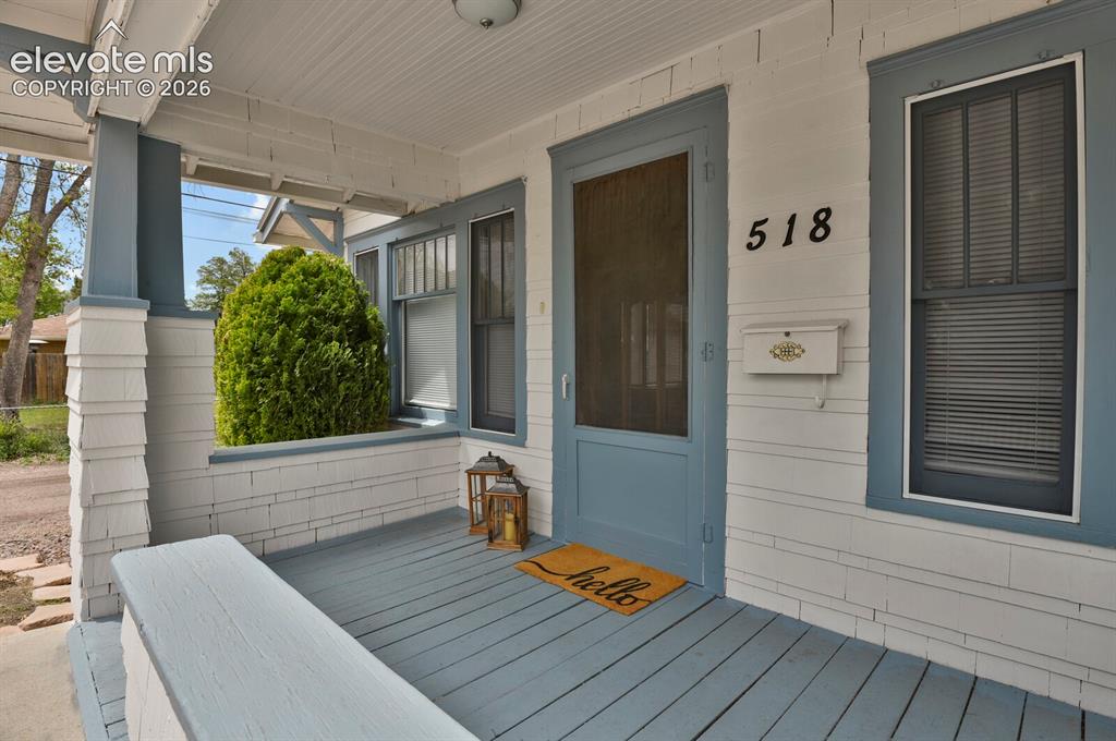 Image 4 of 34: Entry