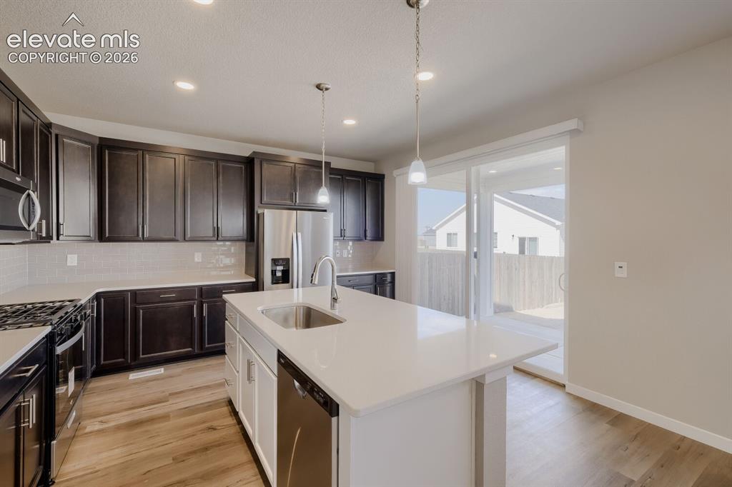 Image 14 of 31: Kitchen