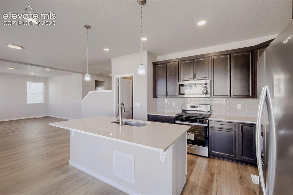 Image 15 of 31: Kitchen