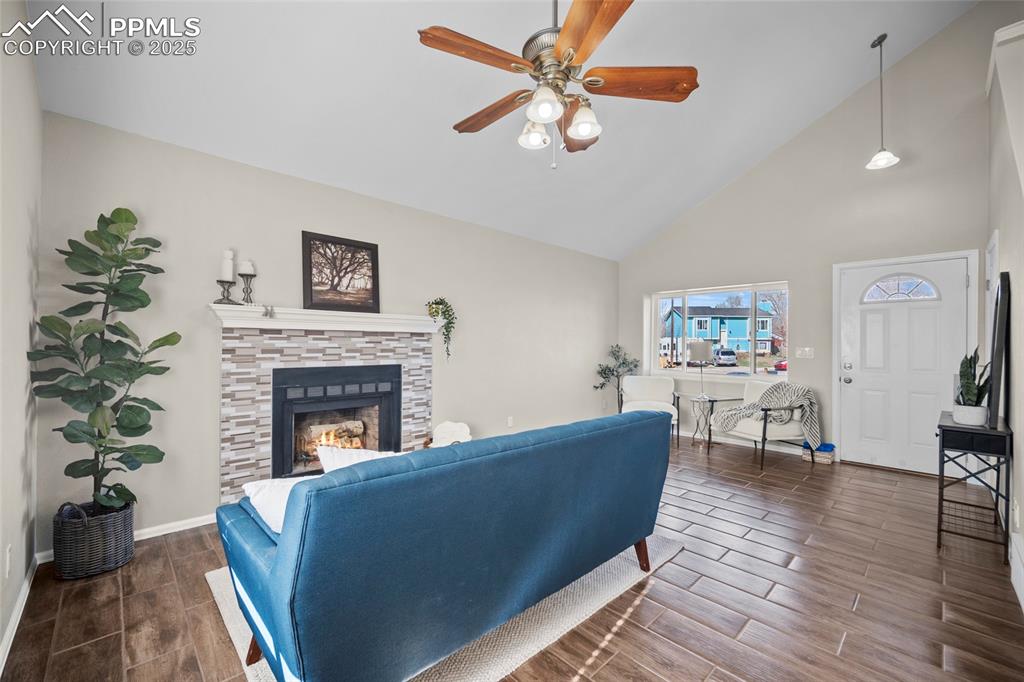 Image 6 of 42: Living Room