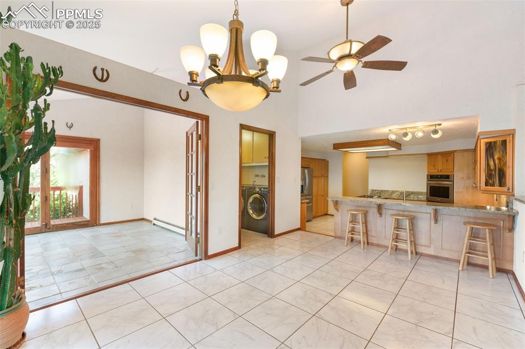 Image 14 of 50: Kitchen